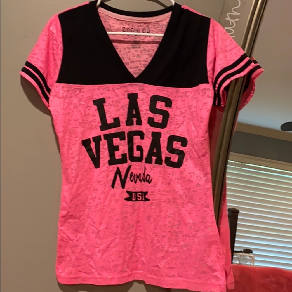 Hot pink/black shirt